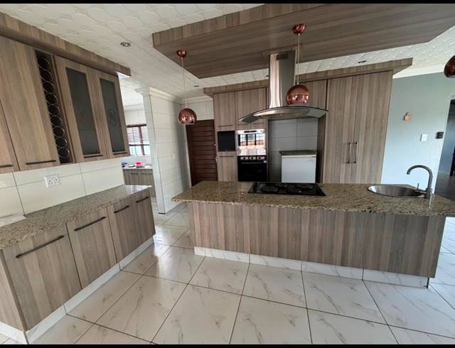 4 BEDROOM HOUSE FOR SALE IN AERORAND